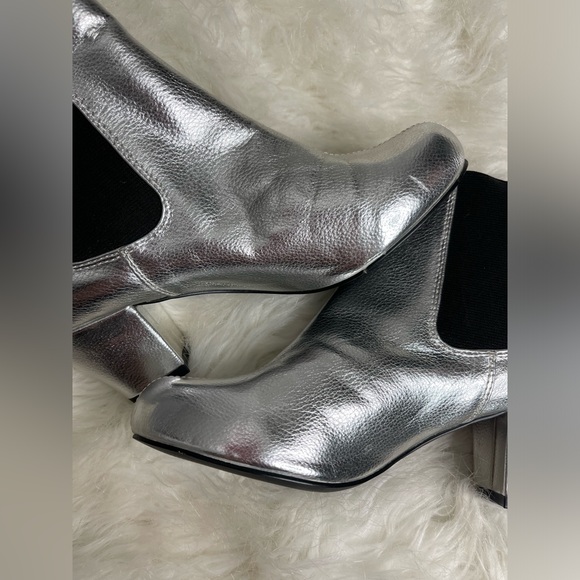 B.A.I.T silver metallic booties size 6.5 - Picture 4 of 15